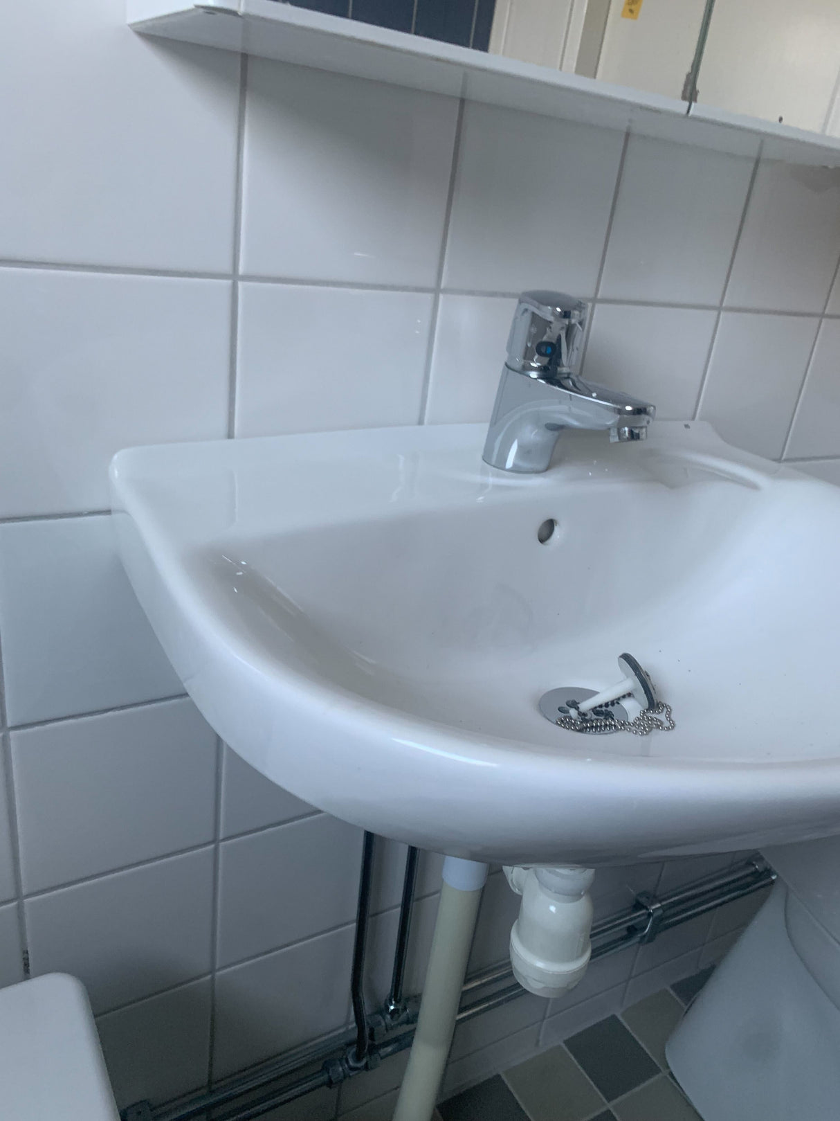 3014. Handfat IFÖ med blandare